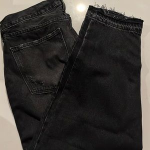 SLOUCHY TAPERED JEANS